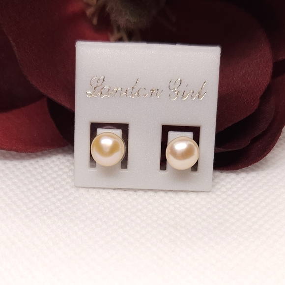 Champagne Pearl Stud Earrings Landan Girl Real Pearl Stud Earrings - Picture 4 of 9